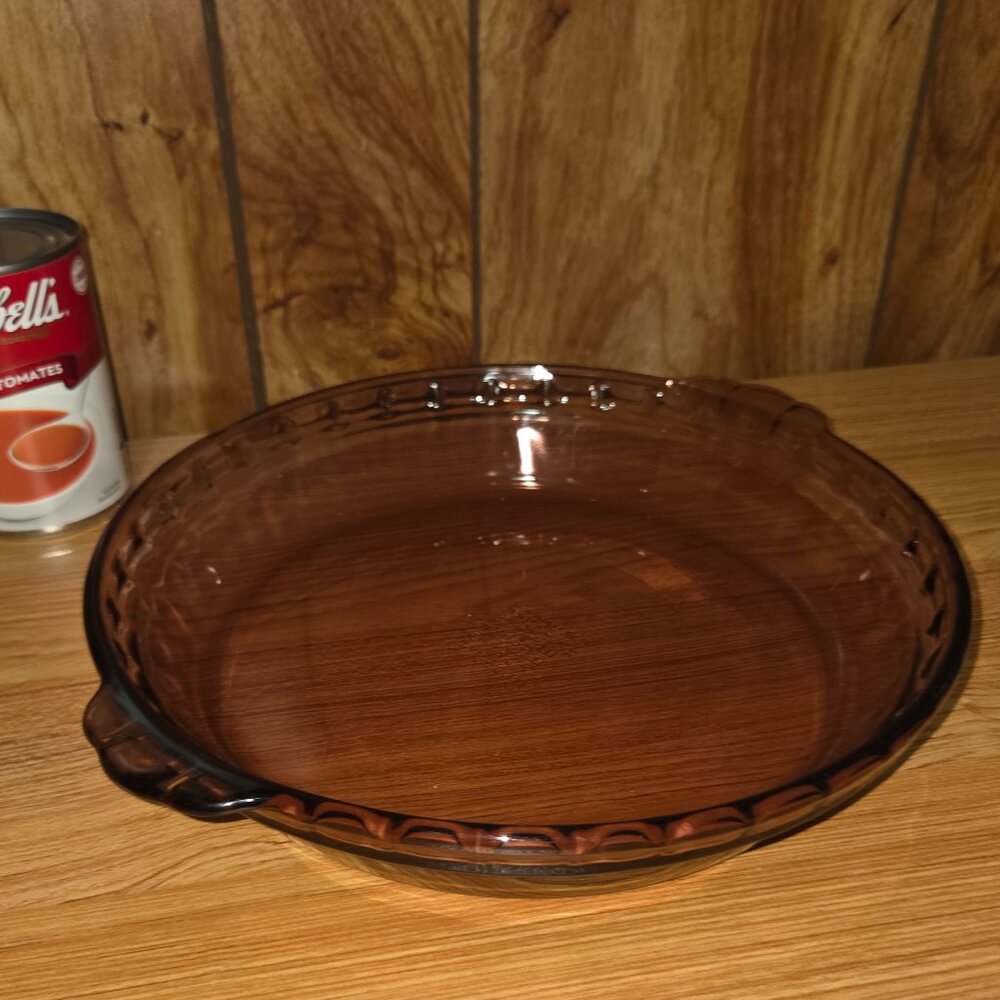 Pyrex Brown 9.5" Glass Pie Plate